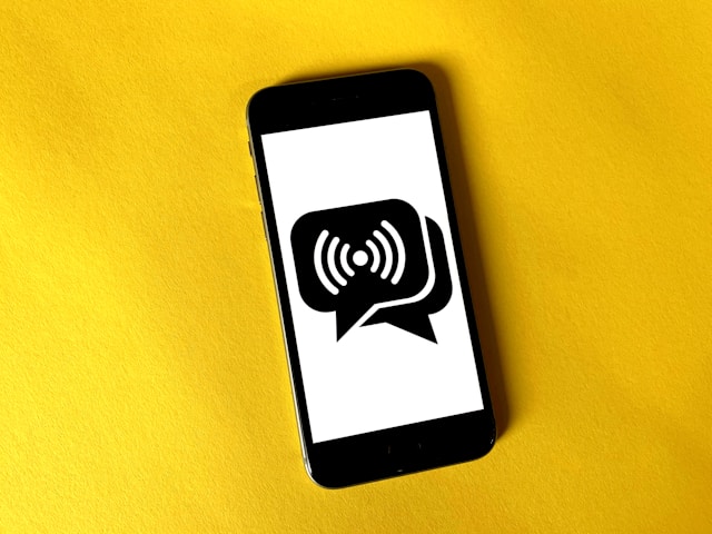 A comparison of apps to transcribe WhatsApp voice messages